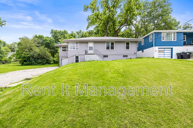 Foto del edificio - 3501 Redick Ave