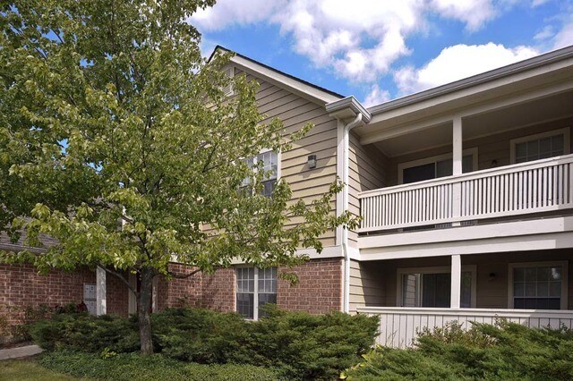 Foto del edificio - 1665 Lincoln Meadows Cir