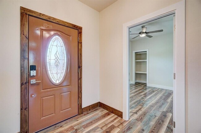 Foto del edificio - 4351 Whitetail Blvd