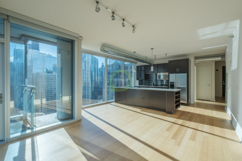 Photo - 151 W Kinzie St (Chicago, IL)