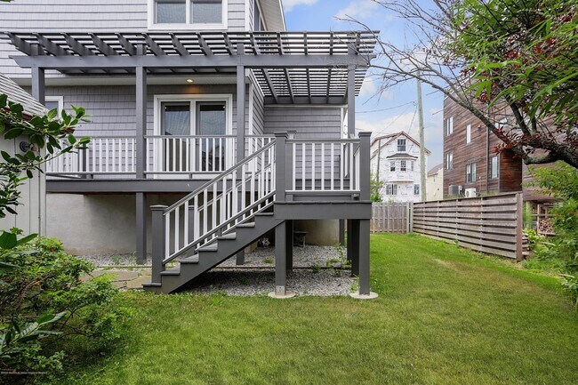 Building Photo - 3 Willow Way