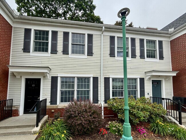 Foto del edificio - 46 Fairgate Dr