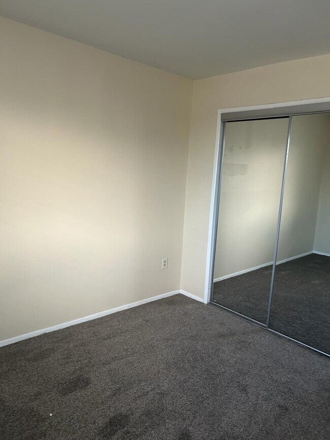 Building Photo - 7143 Donnell Pl