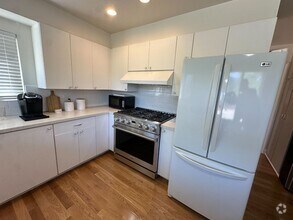 Building Photo - 4039 La Colina Rd