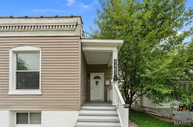 Foto del edificio - 5462 Christy Ave