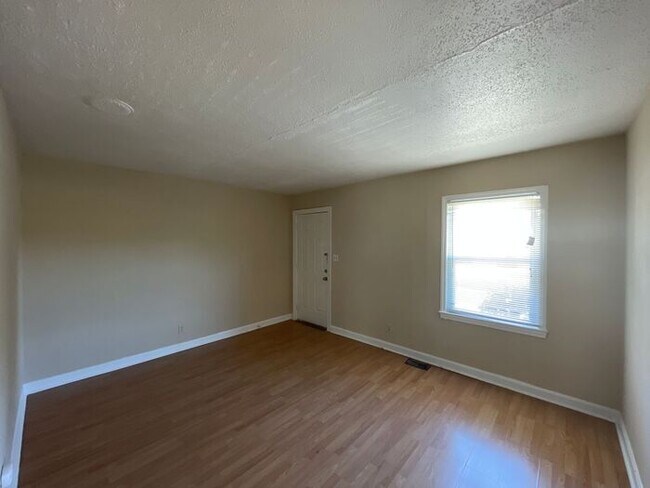 Building Photo - 2401 Celia Ave