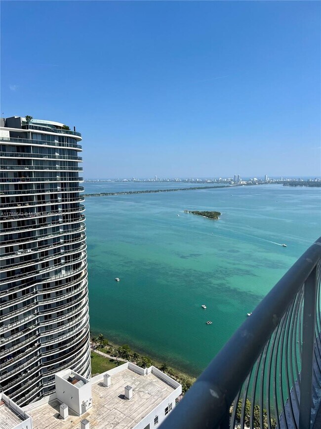 Foto del edificio - 1750 N Bayshore Dr