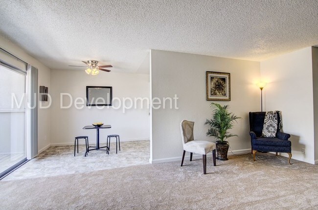 Foto del edificio - One Bedroom, One Bath Apartment