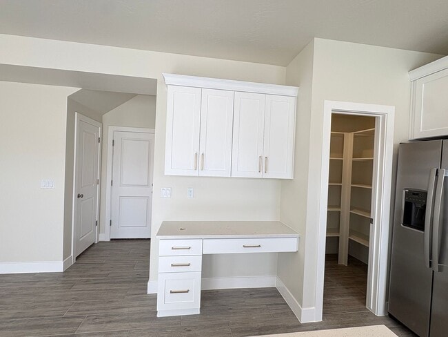 Building Photo - Brand New Townhome