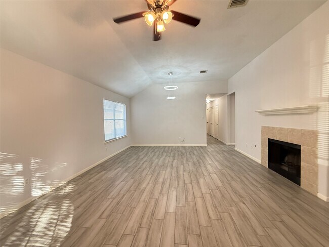 Foto del edificio - 6534 Carly Park Way