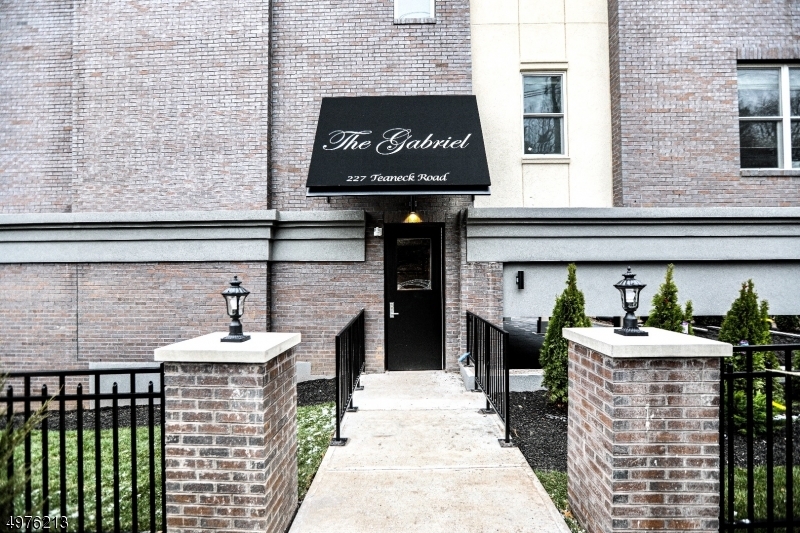 Primary Photo - 227 Teaneck Rd