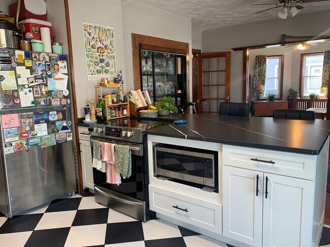 Building Photo - 81 Litchfield St