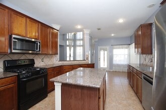 Building Photo - 16706 Mallory Bridge Dr
