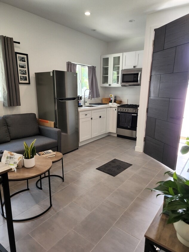 6653 Melba Ave Unit 1, West Hills, CA 91307 Condo for Rent in West