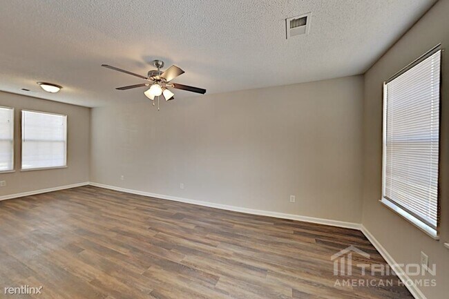 Building Photo - 510 Sandpine Rd
