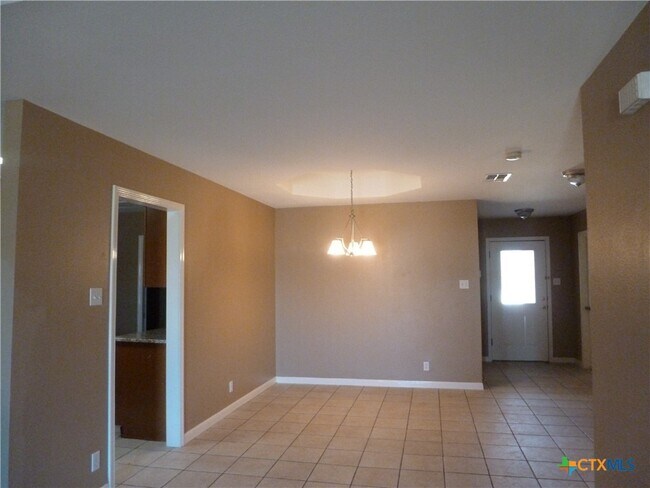 Building Photo - 1527 Dustin Cade Dr
