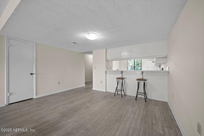 Foto del edificio - 14750 Beach Blvd
