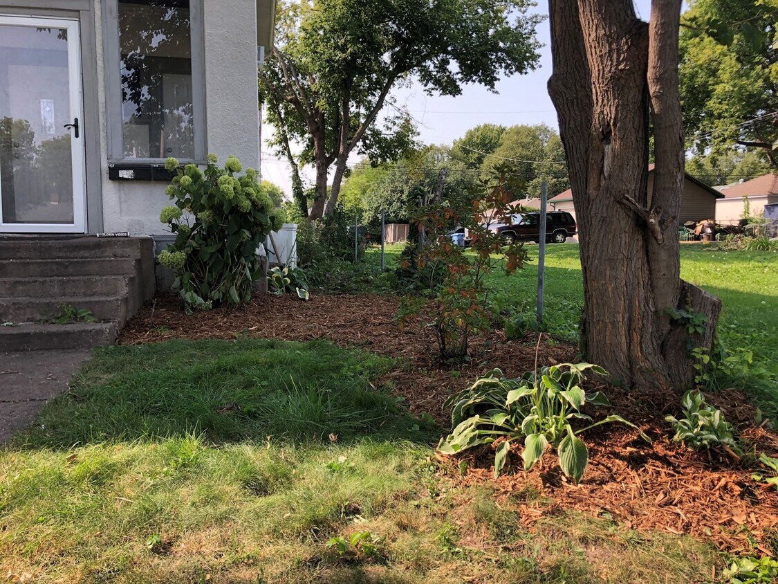Foto principal - 815 N Logan Ave