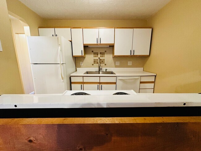 Foto del edificio - Charming 2-Story Condo in Quiet Knoxville Community – Minutes from Downtown!