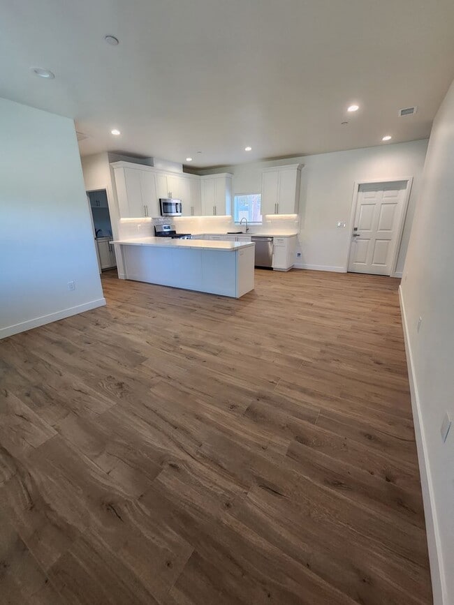 Building Photo - Gorgeous Brand New Home in Nipomo