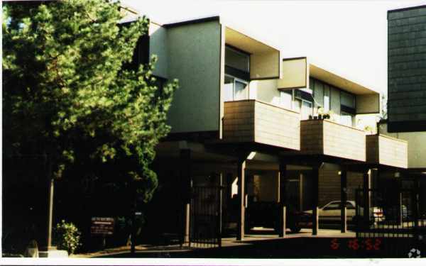 Primary Photo - Marina Village Apartments