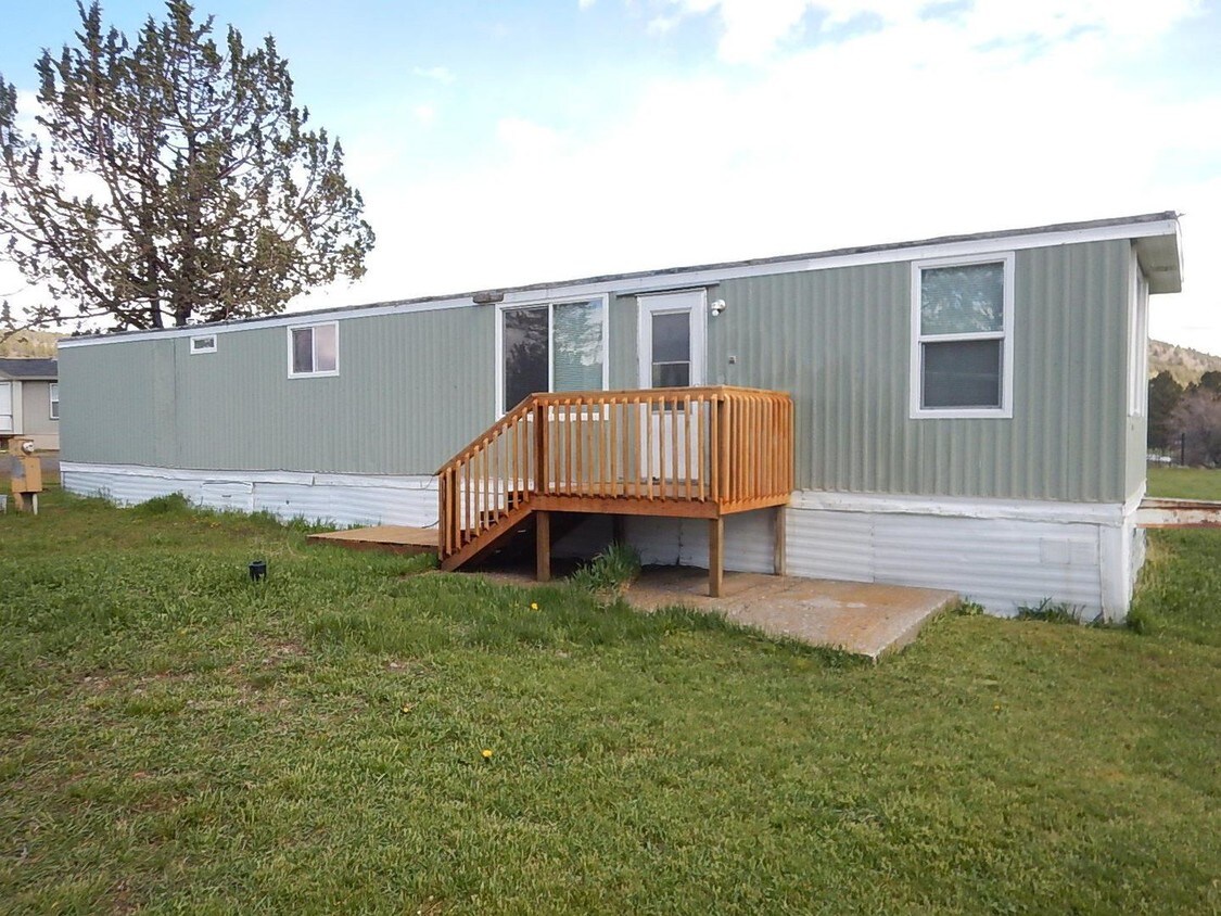 15015 N E Ochoco Hwy Unit 12, Prineville, OR 97754 Room for Rent in Prineville, OR
