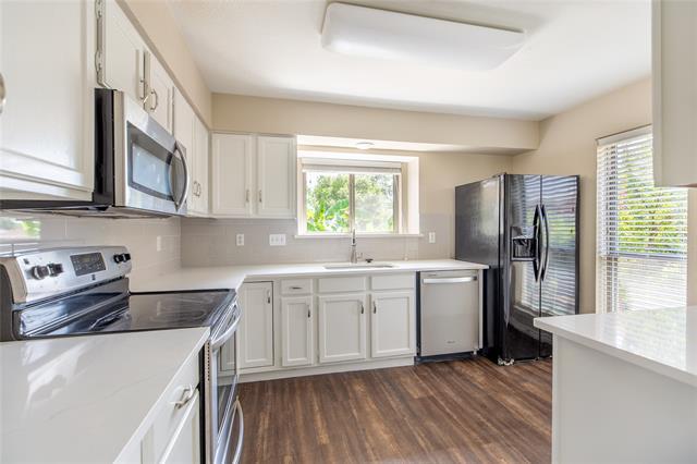 Building Photo - 900 Ledgemont Dr