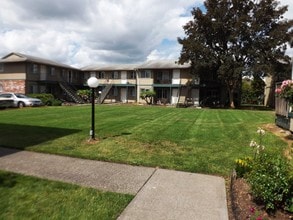 Building Photo - Garden Villa Apartments