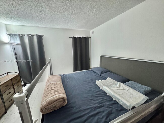 Foto del edificio - 1750 NE 191st St