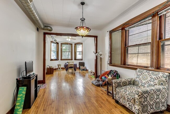 Foto del edificio - 2145 W Thomas St