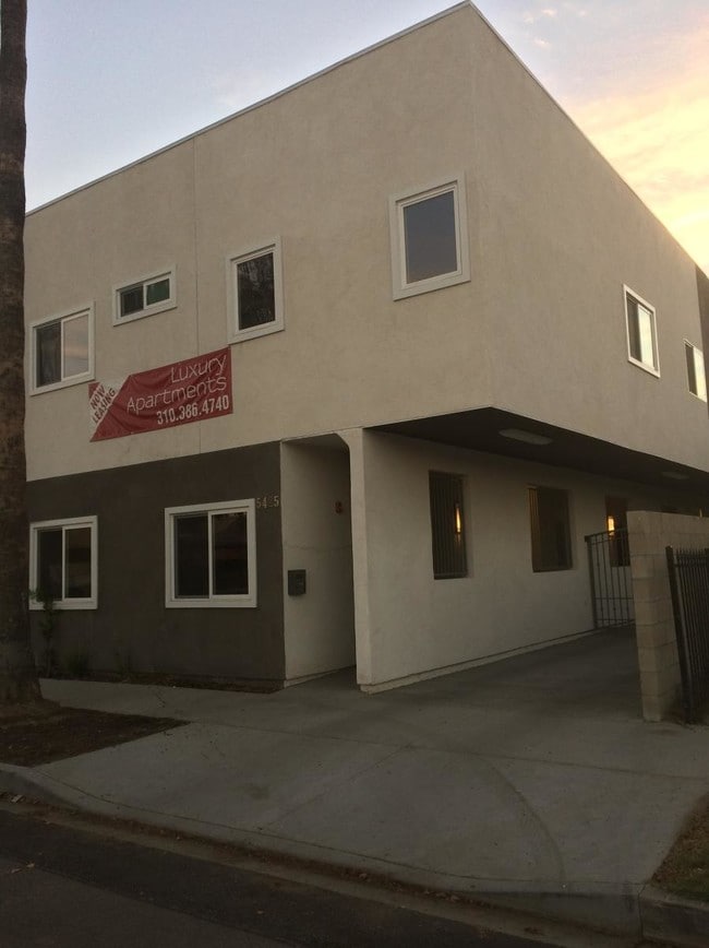 Building Photo - 5425 Denny Ave