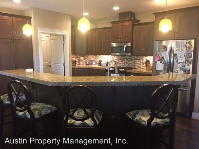 Building Photo - 19164 Chiloquin Dr