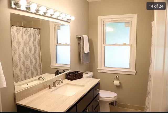 Building Photo - 706 N Main St