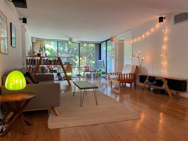Foto del edificio - 501 SW 11th Pl