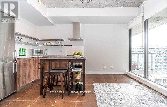 Photo du bâtiment - 560-560 King St W