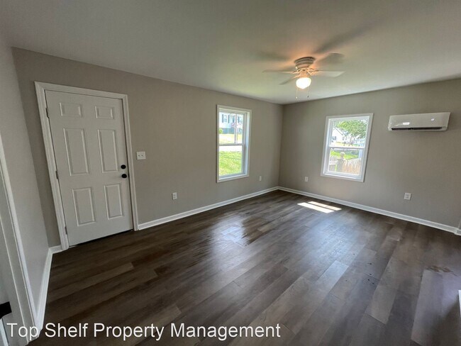 Foto del edificio - 2 br, 1 bath House - 524 Graham Ave