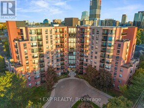 Building Photo - 600 Talbot St