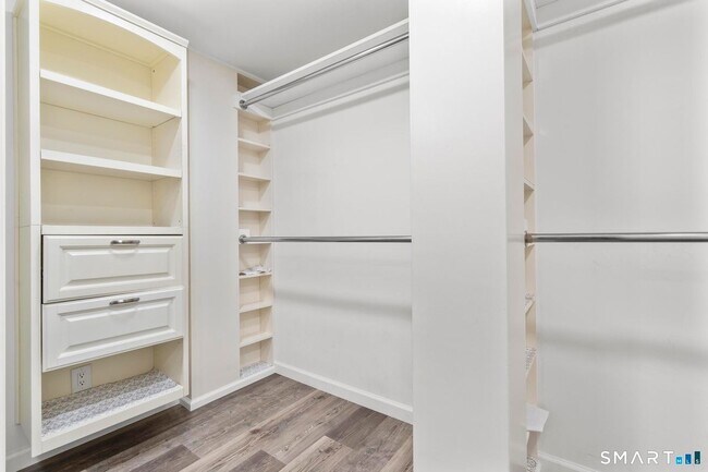 Foto del edificio - 125 Birchwood Dr