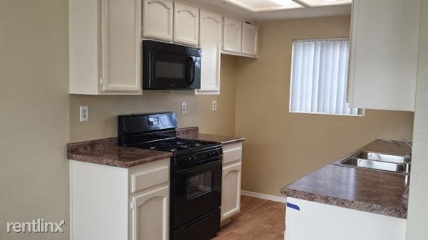 Building Photo - 236 S Poplar Ave