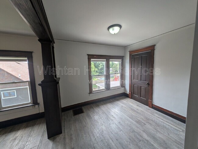 Foto del edificio - 1086 N Cedar St