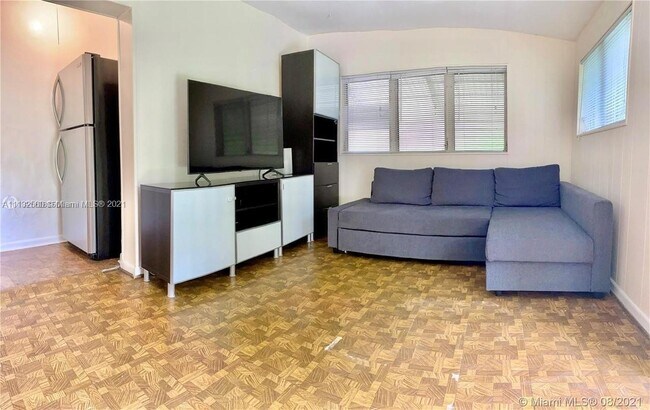 Foto del edificio - 3528 SW 26th St