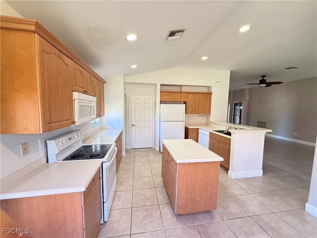 Building Photo - 750 Halsey Ave