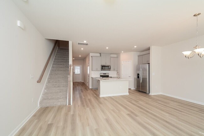 Foto del edificio - 206 Brook Farm Ln