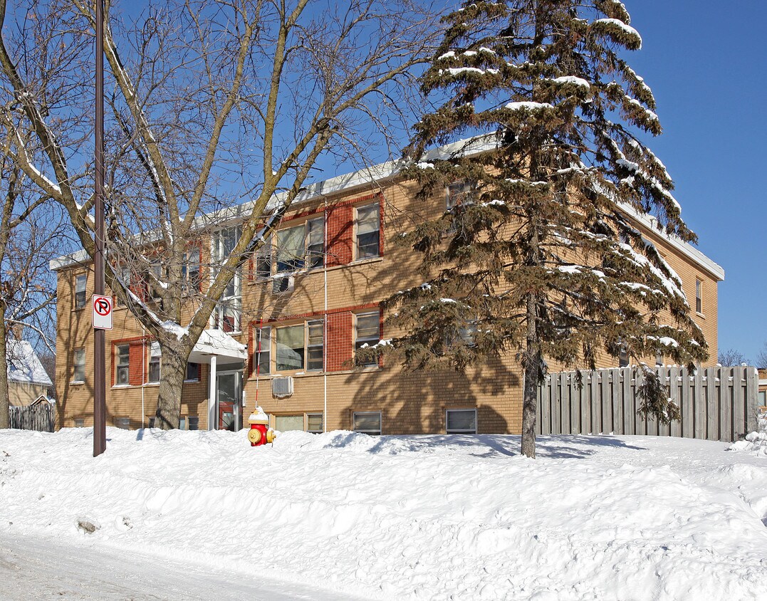Primary Photo - 1115 York Ave