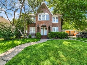 Building Photo - 6110 Junius St