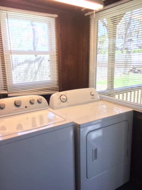 Foto del edificio - 8109 Ward Pkwy