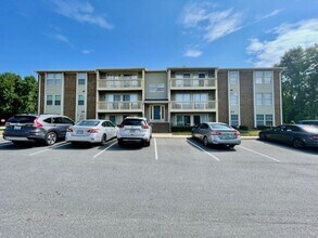 Building Photo - 1624 Arlyn Cir