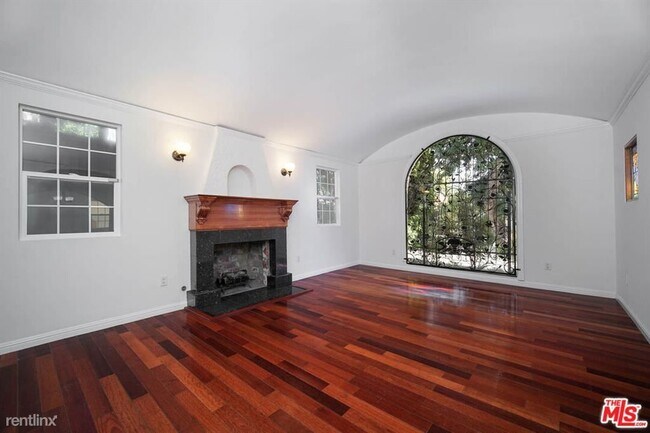 Foto del edificio - 6 br, 3 bath House - 1351 S Sierra Bonita Ave