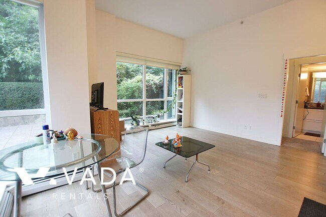 Photo du bâtiment - City Point 2 Bedroom Apartment For Rent 10...