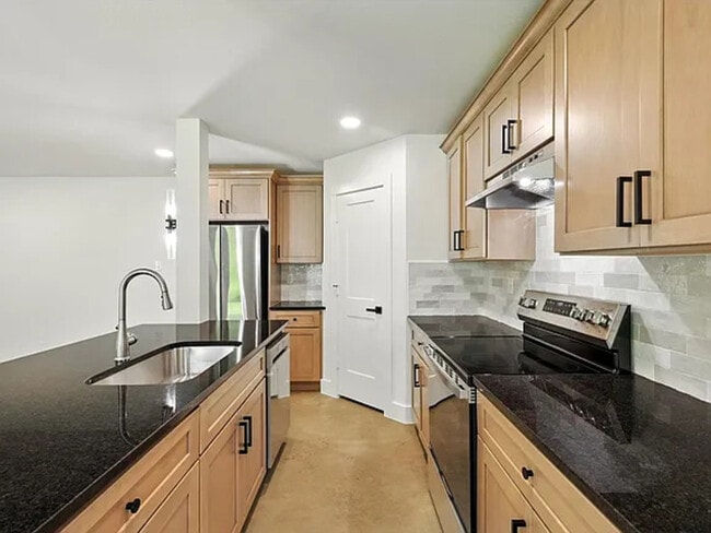 Building Photo - 1004 Branch St